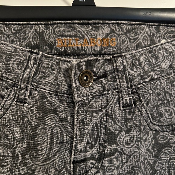 Y2K Billabong low rise boho grey and black patterned skinny jeans - Picture 3 of 7